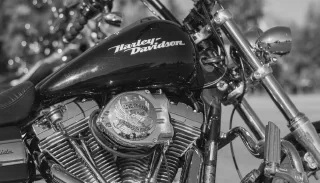 Motorradjacke wählen: Schutz, Passform, Material und Stil