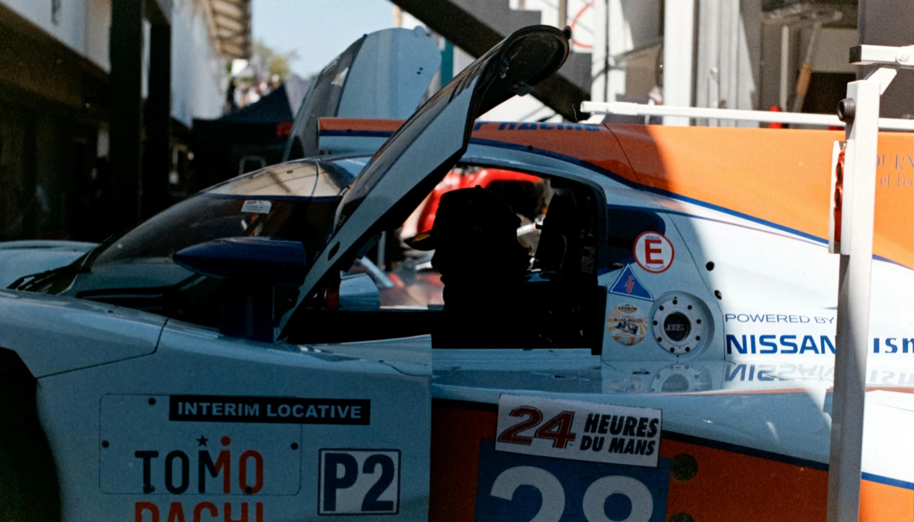 Die WEC ist die internationale Sportwagen-Weltmeisterschaft mit Le Mans als Krönung. Was Hypercar, LMP2, LMGT3 bedeuten — und warum die WEC die spannendste Serie der Gegenwart ist.